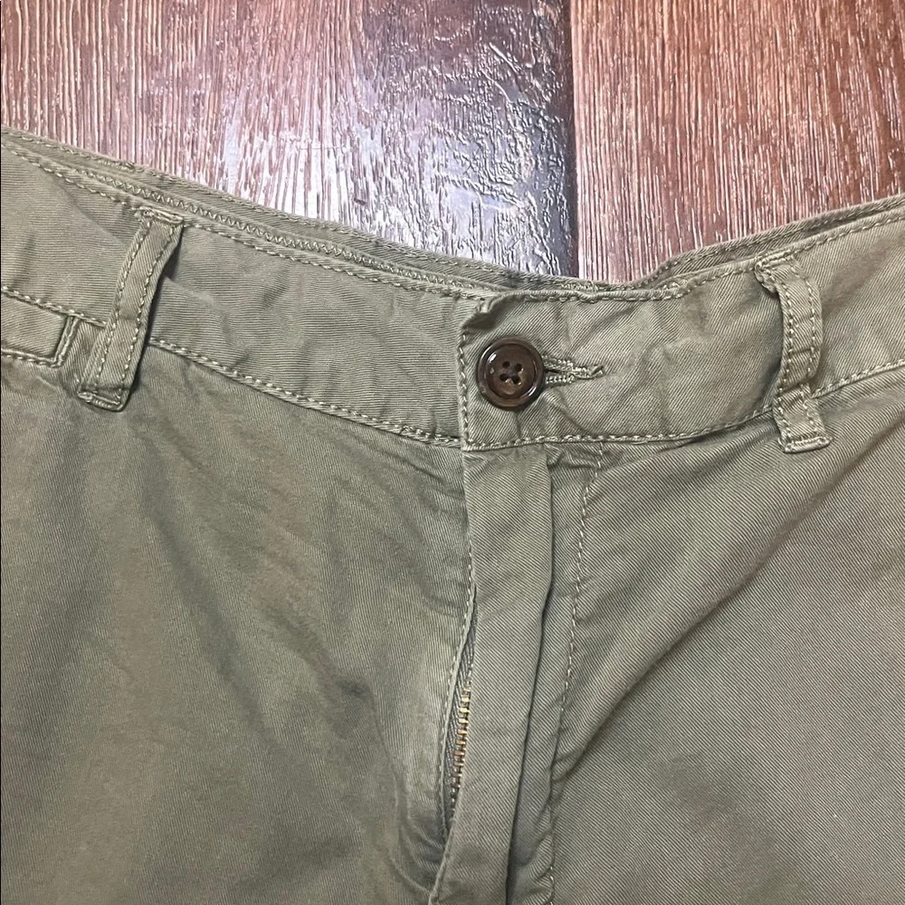 Faherty men's Olive Green shorts EUC 33